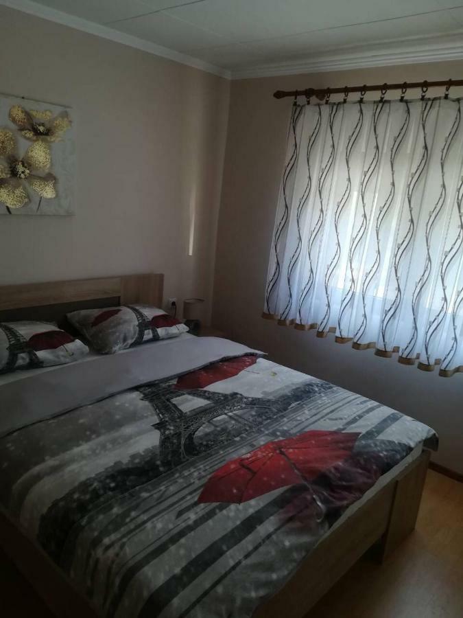 Apartman Anna Ogulin Ngoại thất bức ảnh
